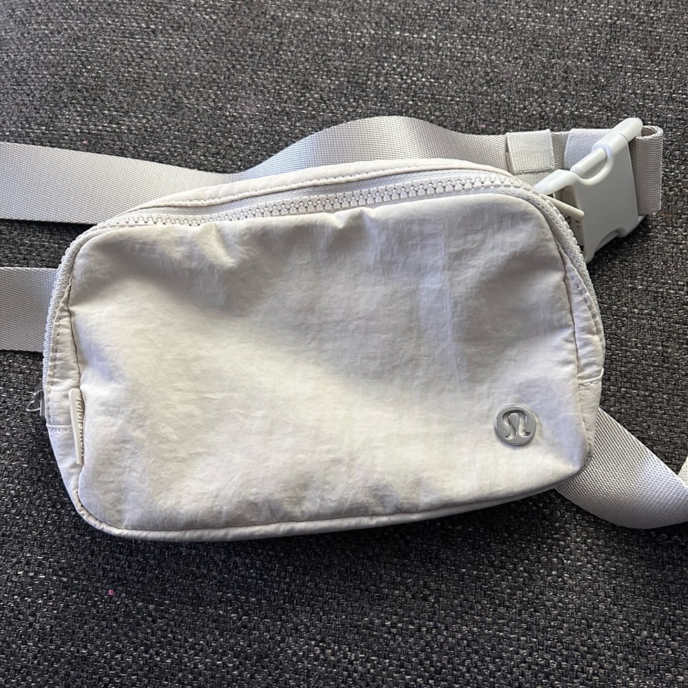 Lululemon belt bag